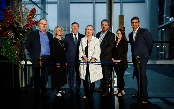 Ashley Hood, CEO, Nexus Mutual; Jane Burry, Dean of Design, Swinburne University; Brendan Britten, Managing Partner, Pitcher Partners; Susan Lloyd-Hurwitz, CEO and Managing Director, Mirvac; John Koutsodontis, VP Fujitsu; Catherine Hart, Workplace Lead, AGL and Neil Stonell, Managing Partner, Grimshaw 