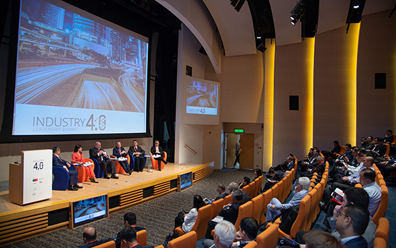 300 senior executives discuss how enterprises can implement Industry 4.0 strategy at Industry 4.0 Summit in Hong Kong