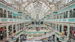 Image of shopping mall in Dublin Ireland