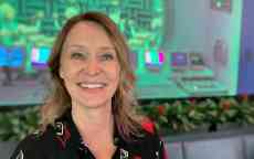 Photograph of Swinburne alumna and Netflix professional Sue Bolton